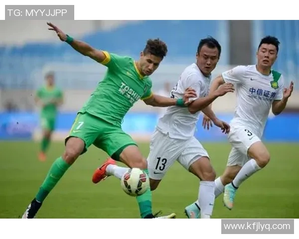 杭州足球队中路突破战术解析与比赛影响深度剖析 杭州足球队中路突破战术解析与比赛影响深度剖析