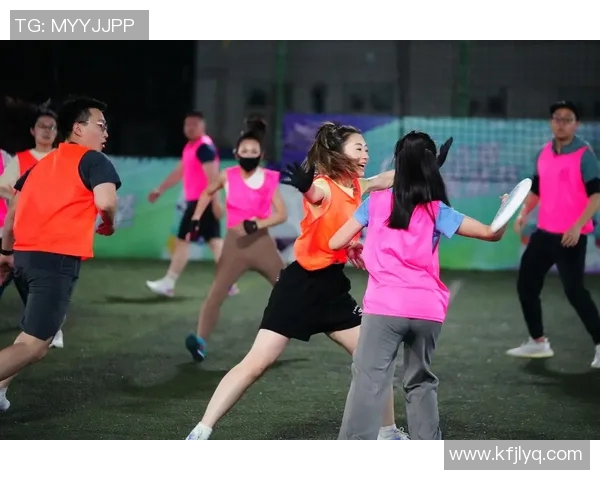 重庆飞盘队创新高飞盘配合排名引发热议展现团队实力与默契 重庆飞盘队创新高飞盘配合排名引发热议展现团队实力与默契