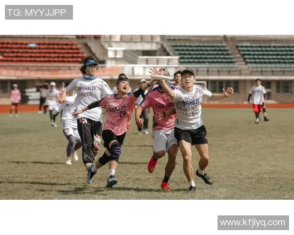 飞盘竞技的魅力与策略:深入解析杭州飞盘队的战术控制与团队协作 飞盘竞技的魅力与策略:深入解析杭州飞盘队的战术控制与团队协作