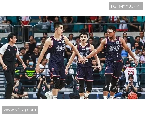 广州篮球队实力变革引发热议新赛季展现全新面貌与竞争力