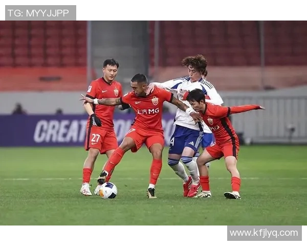 不死鸟与横滨的巅峰对决展现足球激情与荣耀的较量