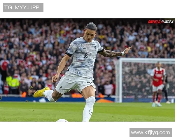 努涅斯在新赛季的崛起之路与球队未来发展的关键角色分析 努涅斯在新赛季的崛起之路与球队未来发展的关键角色分析