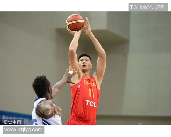 易建联:从篮球场上的传奇到中国体育的标杆人物之路探析