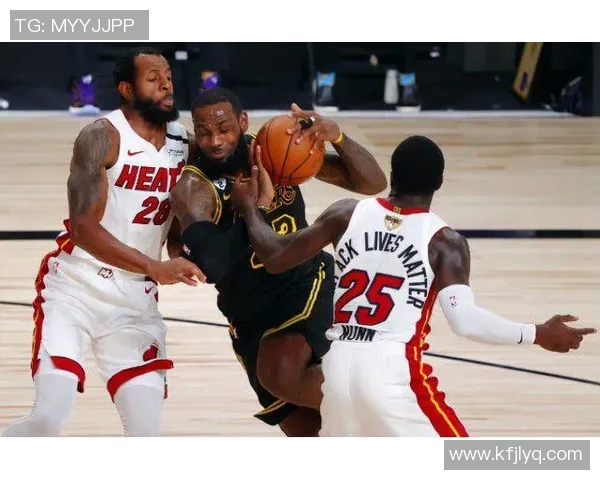 湖人对决热火赛点分析与预测全方位解读精彩瞬间回顾