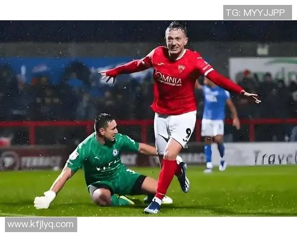 热刺主场迎战哈德斯菲尔德032全力争胜展现强队风范