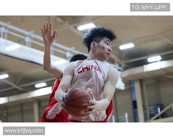 余嘉豪：从新星崛起到篮球场上的传奇之路探索与成长的故事