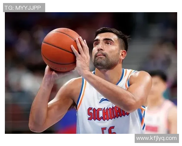 四川金强迎战强敌全力争胜期待精彩对决展现篮球魅力与团队精神