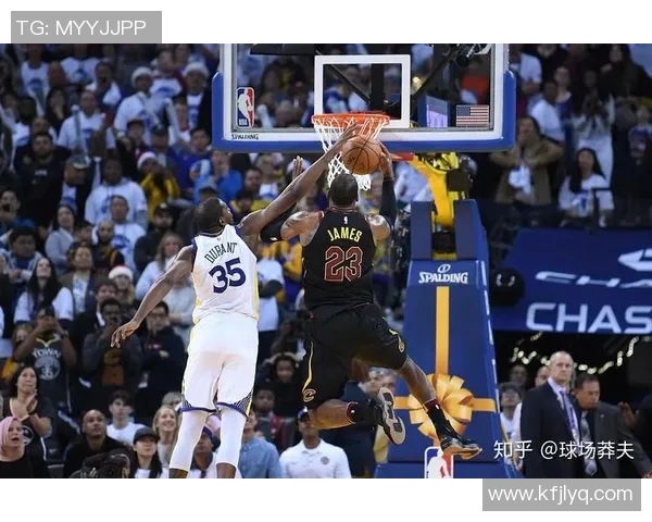 篮网与湖人激战正酣精彩比赛瞬间回顾与分析 篮网与湖人激战正酣精彩比赛瞬间回顾与分析