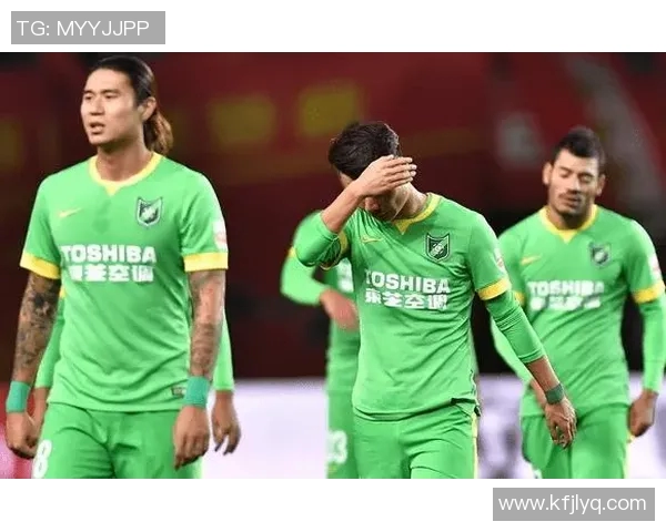 绿城与辽足2017年精彩对决回顾及赛季表现分析