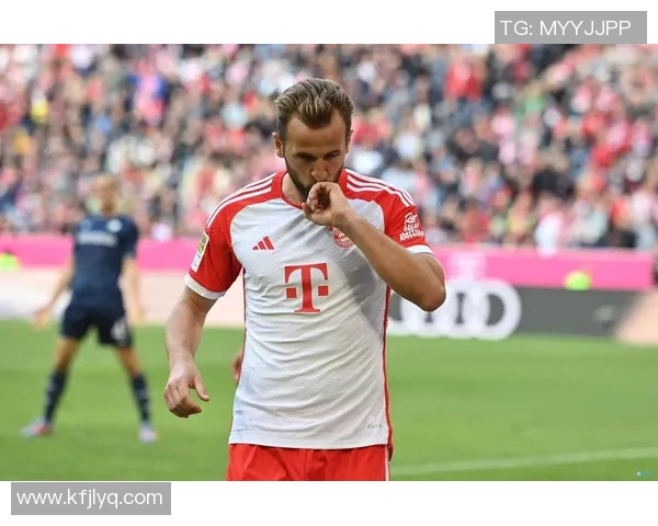 莱万重返德甲与旧主对决拜仁球迷怒斥其忘恩负义 莱万重返德甲与旧主对决拜仁球迷怒斥其忘恩负义