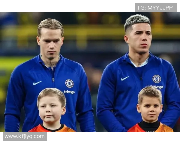 切尔西更衣室风波升级斯特林与恩佐训练场激烈冲突内幕揭秘 切尔西更衣室风波升级斯特林与恩佐训练场激烈冲突内幕揭秘